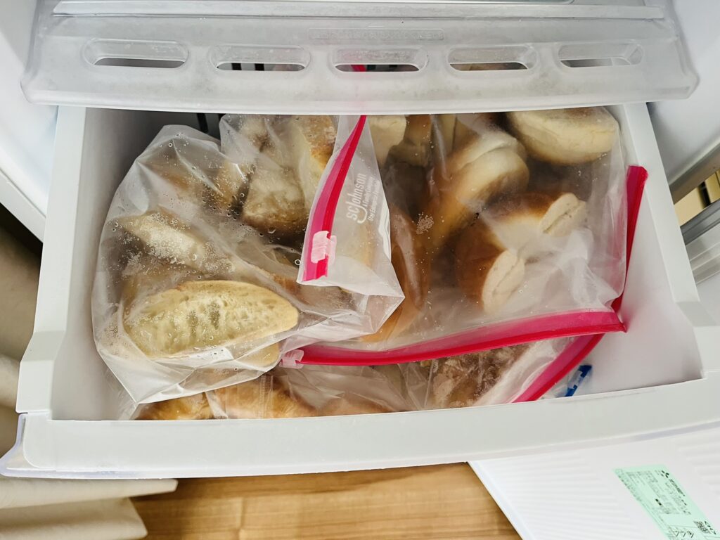 セカンド冷凍庫1段目はパン