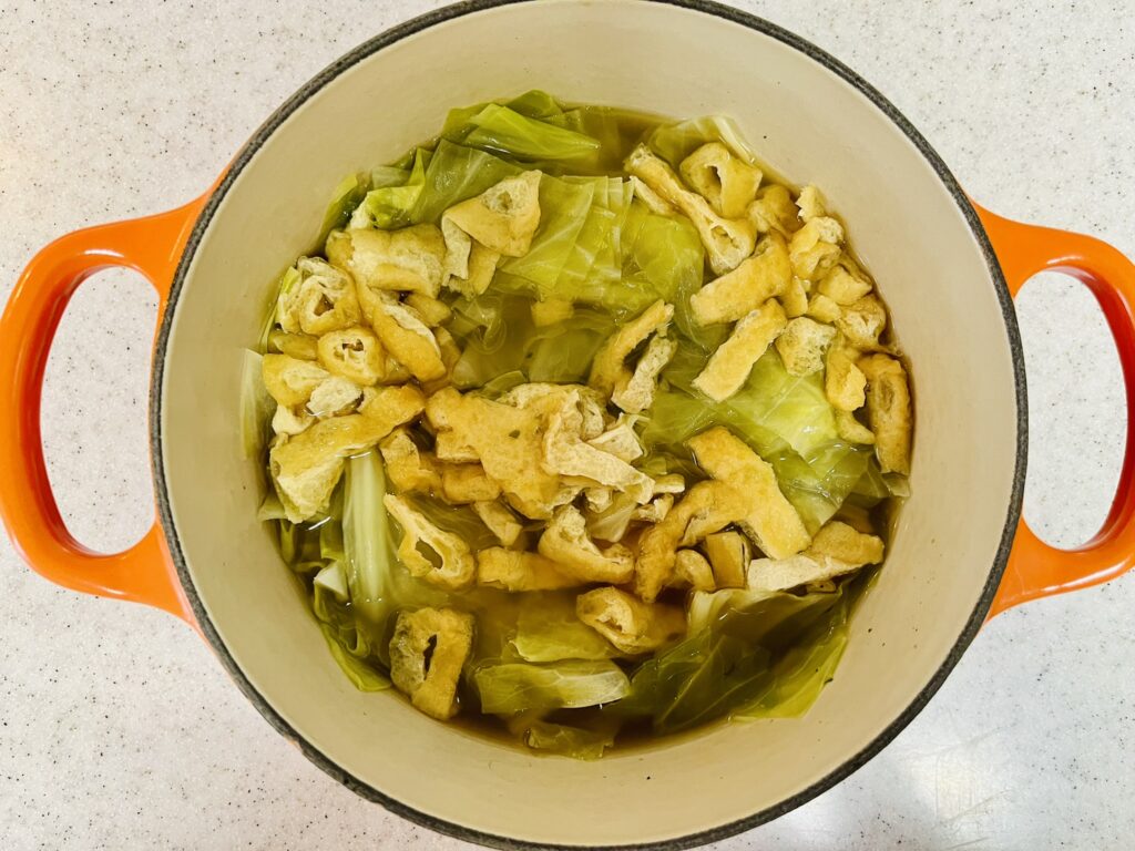 アレンジしやすいキャベツの煮込み