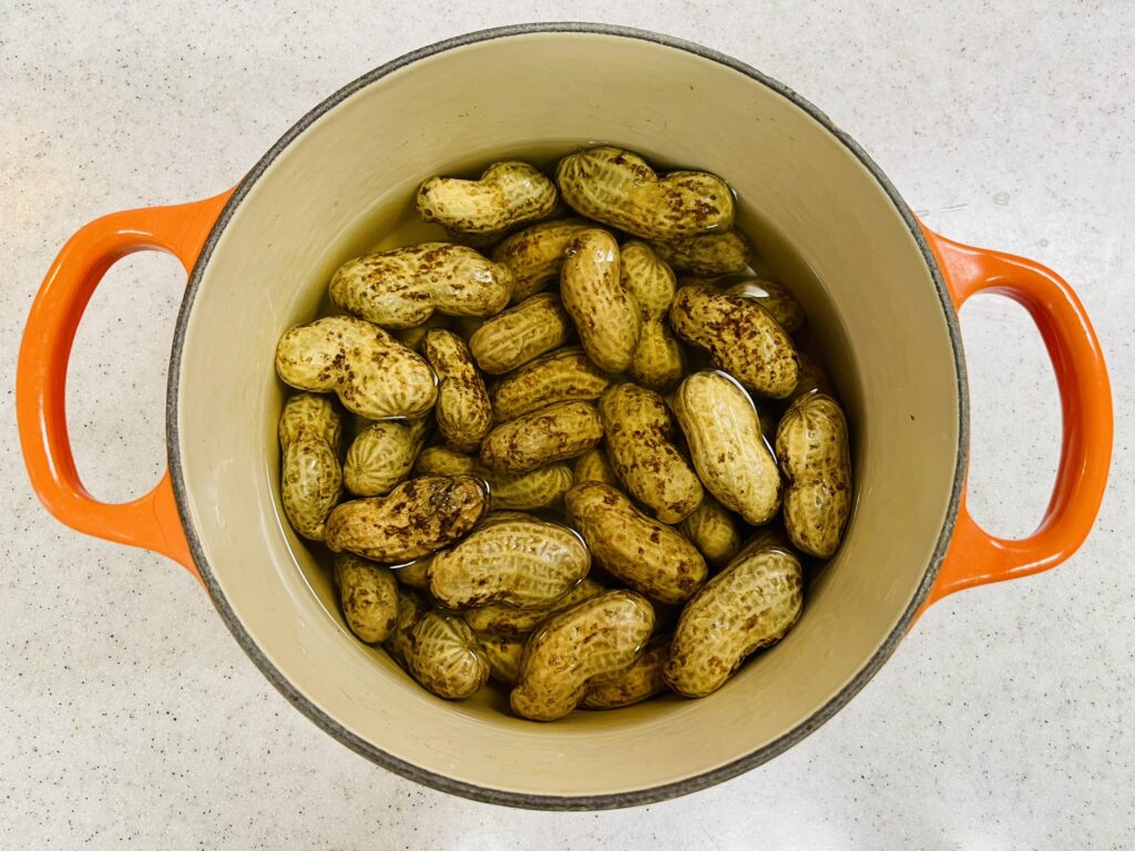 道の駅しょうなんで購入した生落花生をルクルーゼで煮込むと美味しい