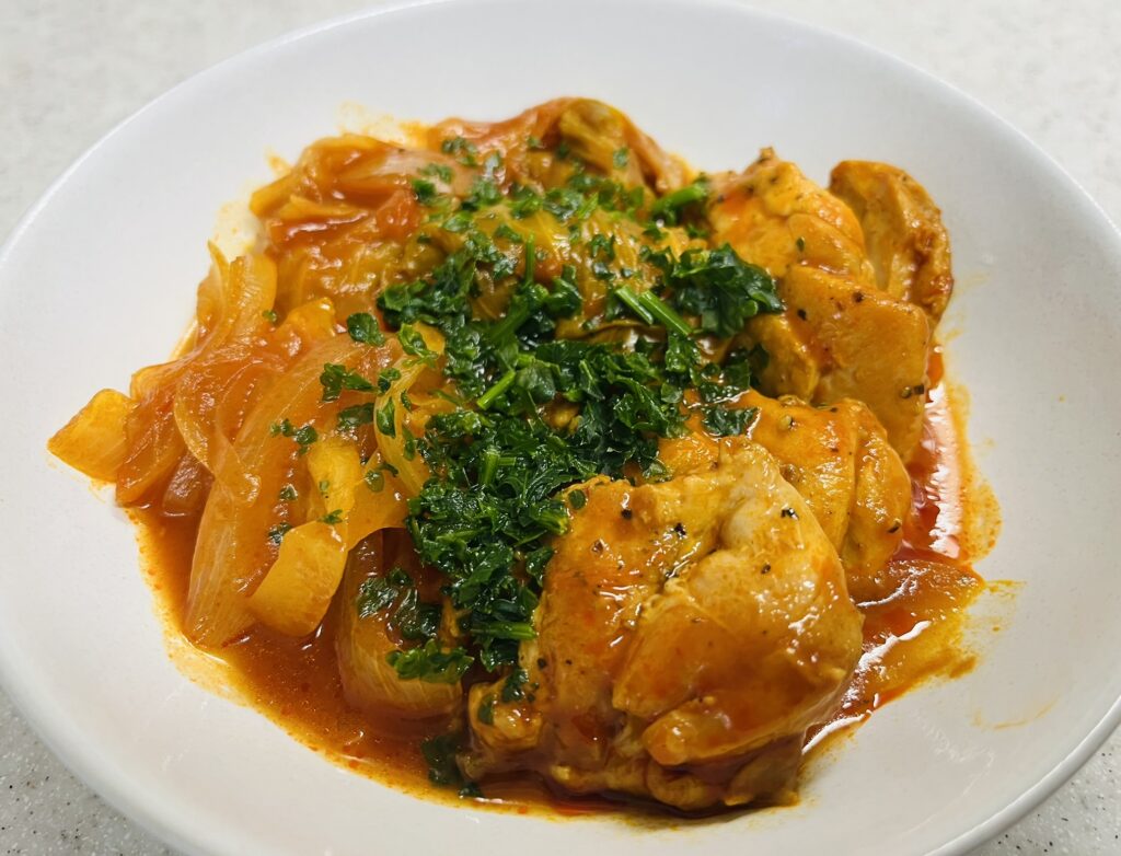 コストコさくらどりもも肉で作ったチキンのトマト煮