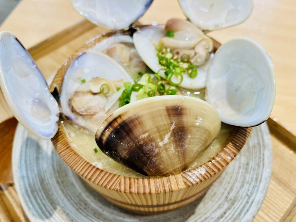 道の駅常総内にあるいなほ食堂で人気のはまぐりラーメン