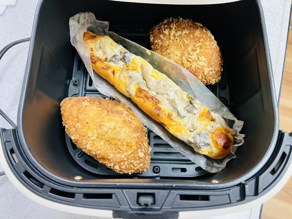 ノンフライヤーCOSORIで惣菜パンを温める前