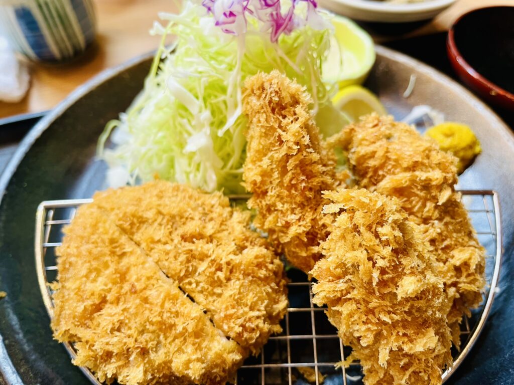 つくば　とんQ　とんかつ人気店　ヒレカツとカキフライのセット　ジューシーで美味しい