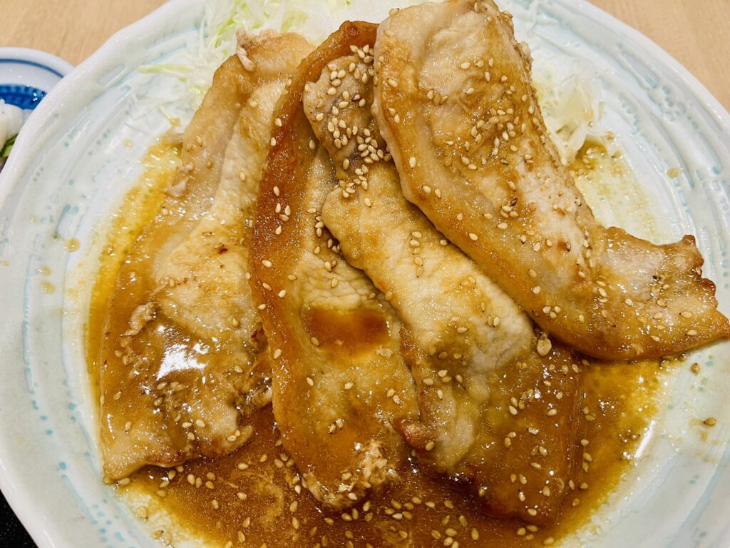 もりの市場食堂の生姜焼き　ジューシーで美味しく大人気