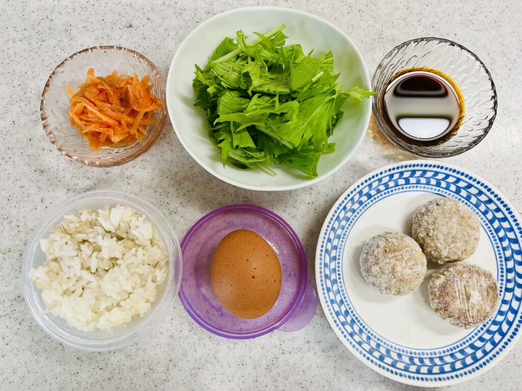 スターゼンミニチーズインハンバーグで作るロコモコの材料 時短料理かつ節約料理