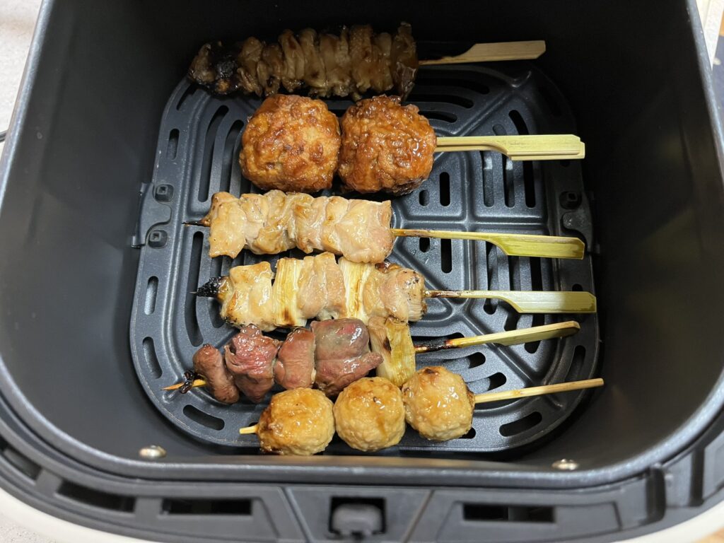 ノンフライヤーCOSORIで焼き鳥を温める前