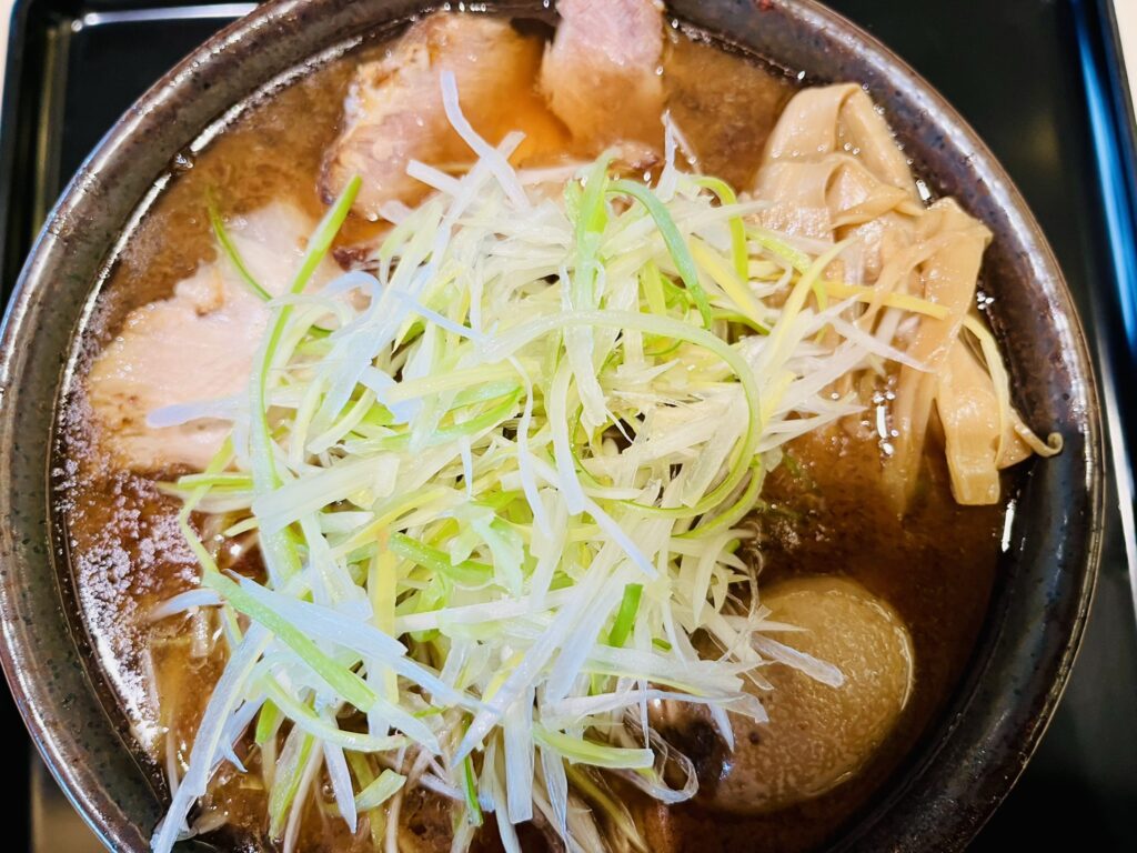 モチモチの木　ラーメン　サイズ小　トッピング全部のせ　とても美味しい人気のラーメン店　