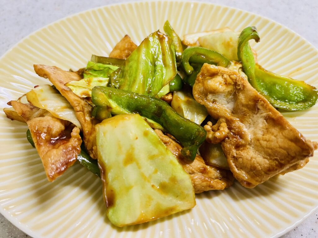 テンメンジャンの代わりに味噌田楽を使ったホイコーロー。辛みが少ないので、子供でも食べやすい。節約にもなる。