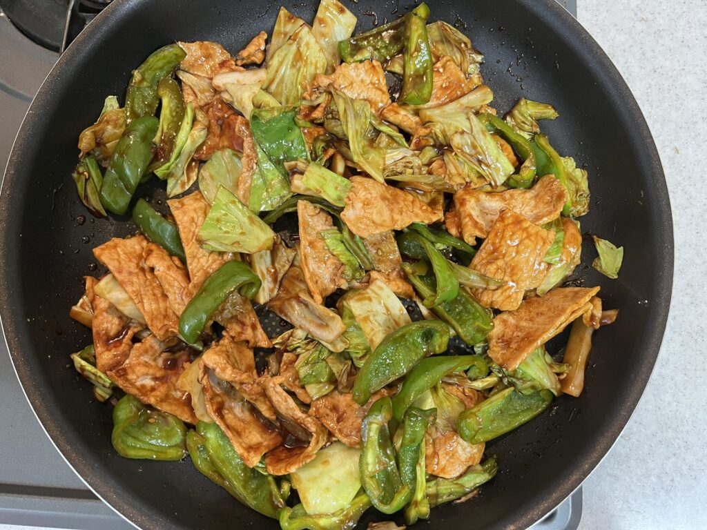 豚ロース薄切り肉で作る回鍋肉の炒め終わり 時短料理かつ節約料理