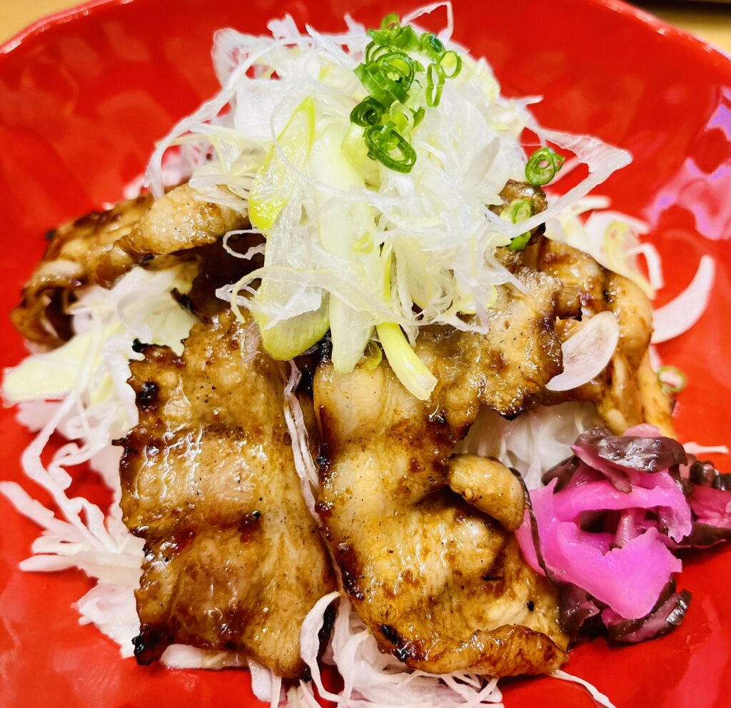道の駅しもつま　しもん亭一番人気、霜降りハーブ豚の炙り豚丼