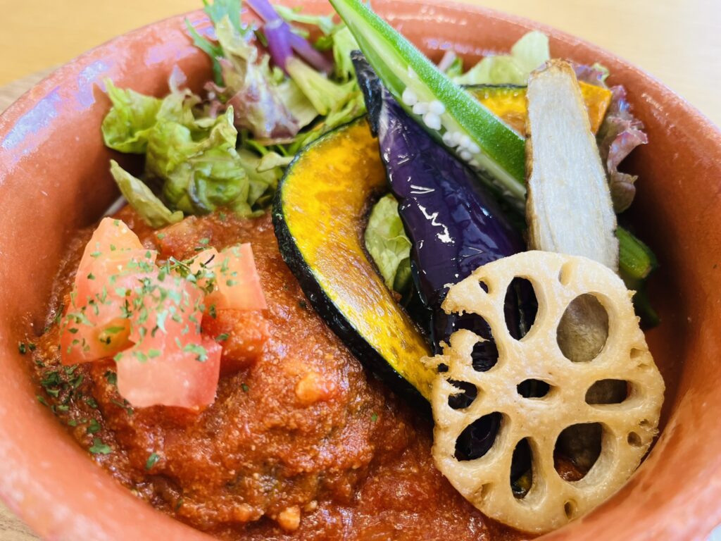 道の駅しょうなん野菜レストランSHONANのトマトハンバーグ　オシャレで美味しい　野菜たっぷり