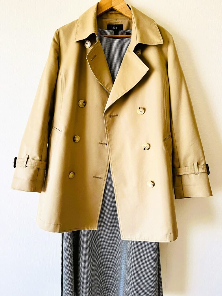 スタンダードなトレンチコートは長く着られてコスパがいい　