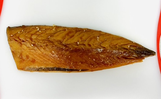 コストコサバみりん干し1枚分の外観。脂のりがいい