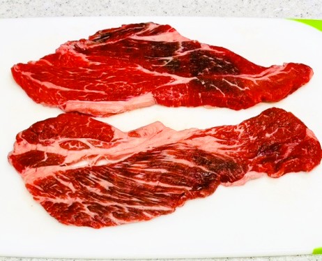 コストコのプライムビーフ肩ロース焼肉用はステーキサイズ