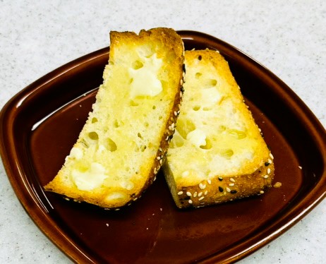 コストコ新商品パン、エブリシングチャバタをトースト