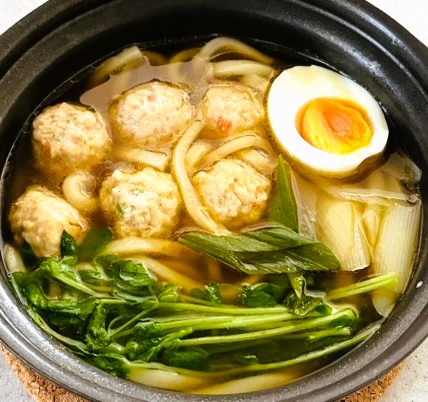 コストコのスターゼン冷凍鶏生だんごのアレンジレシピ。カレーうどん。時短＆節約料理で美味しい。