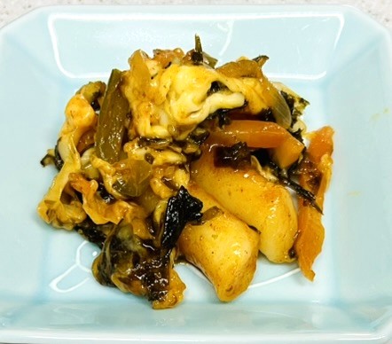 チーズトッポギ弁当のできあがり。トッポギもチーズもトロンとしている。