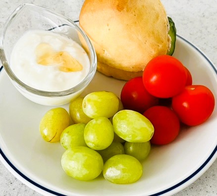 コストコのコットンキャンディーグレープを洗ってお皿に盛り付けた