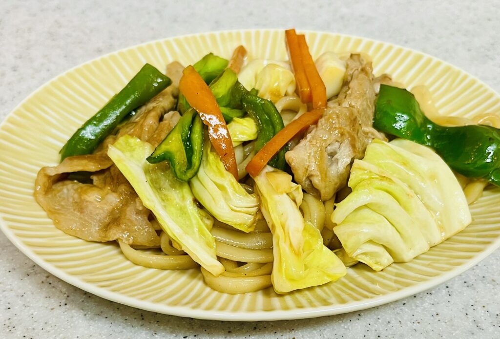 コストコ石丸製麵うどんで作った焼きうどん。作り置きやお弁当に便利