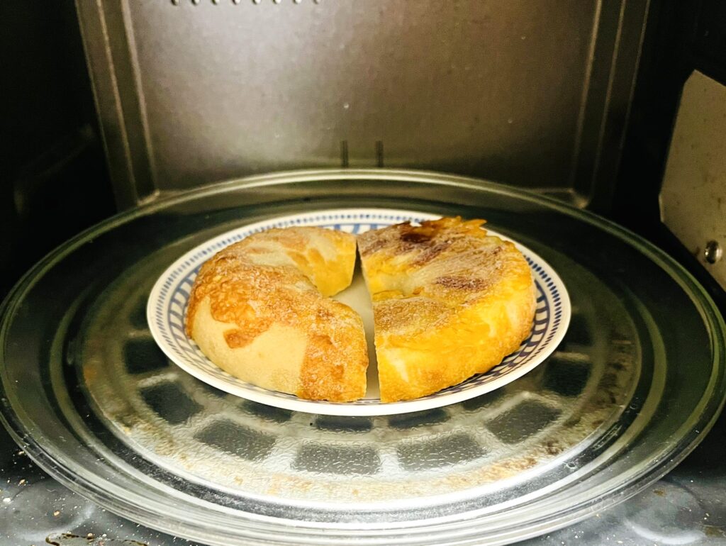 コストコチーズベーグルを電子レンジで温めた試験