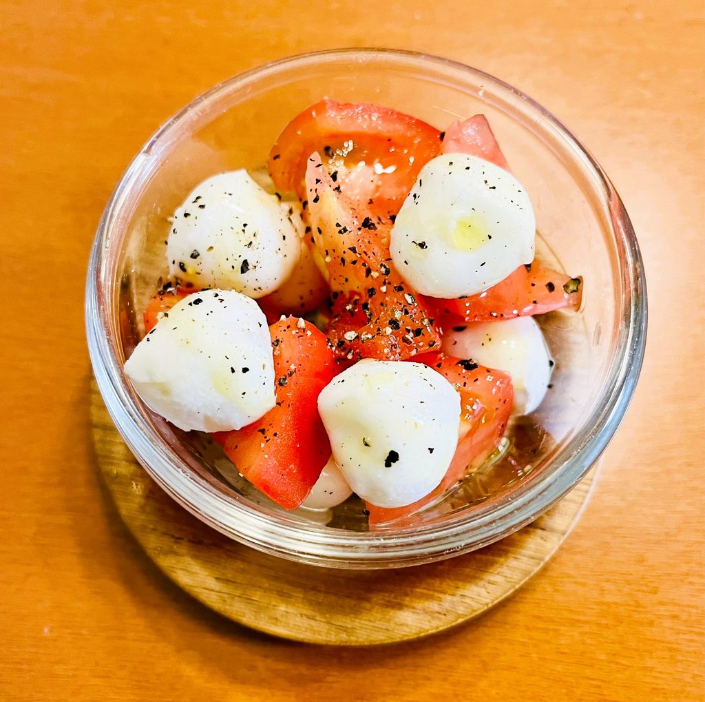 コストコ、ソル・レオーネ冷凍モッツァレラチーズをカップレーゼにアレンジ。時短で美味しい