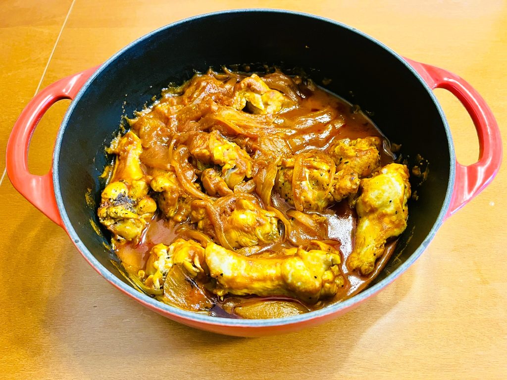 コストコさくらどり手羽元で作ったトマト煮込み。ルクルーゼ鍋で味が染みる